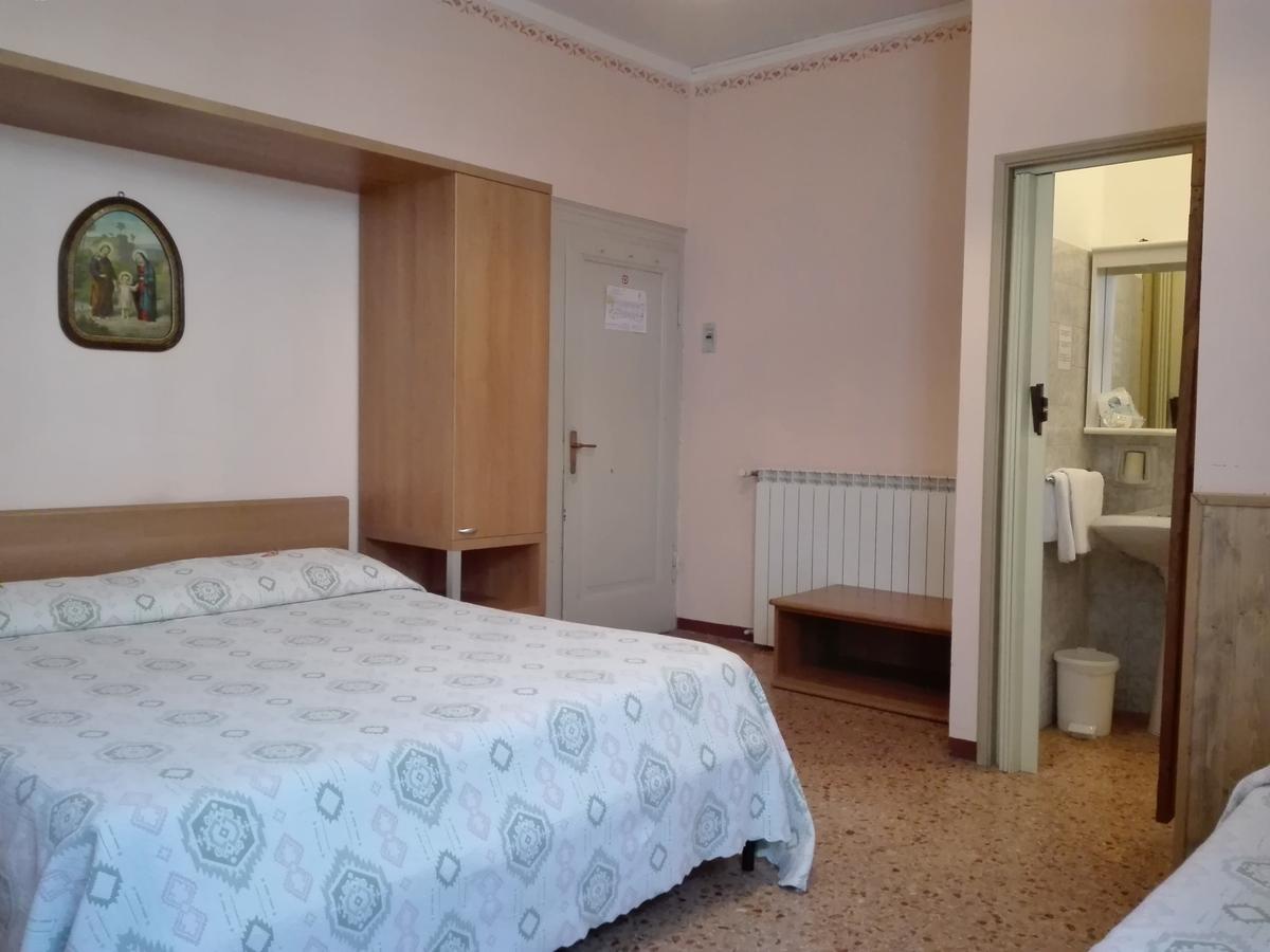 Albergo Giardino Toscolano Maderno Eksteriør billede