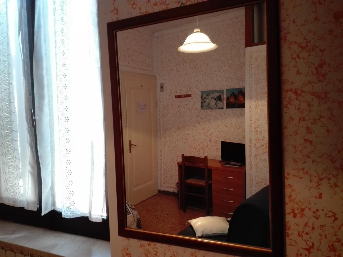 Albergo Giardino Toscolano Maderno Eksteriør billede