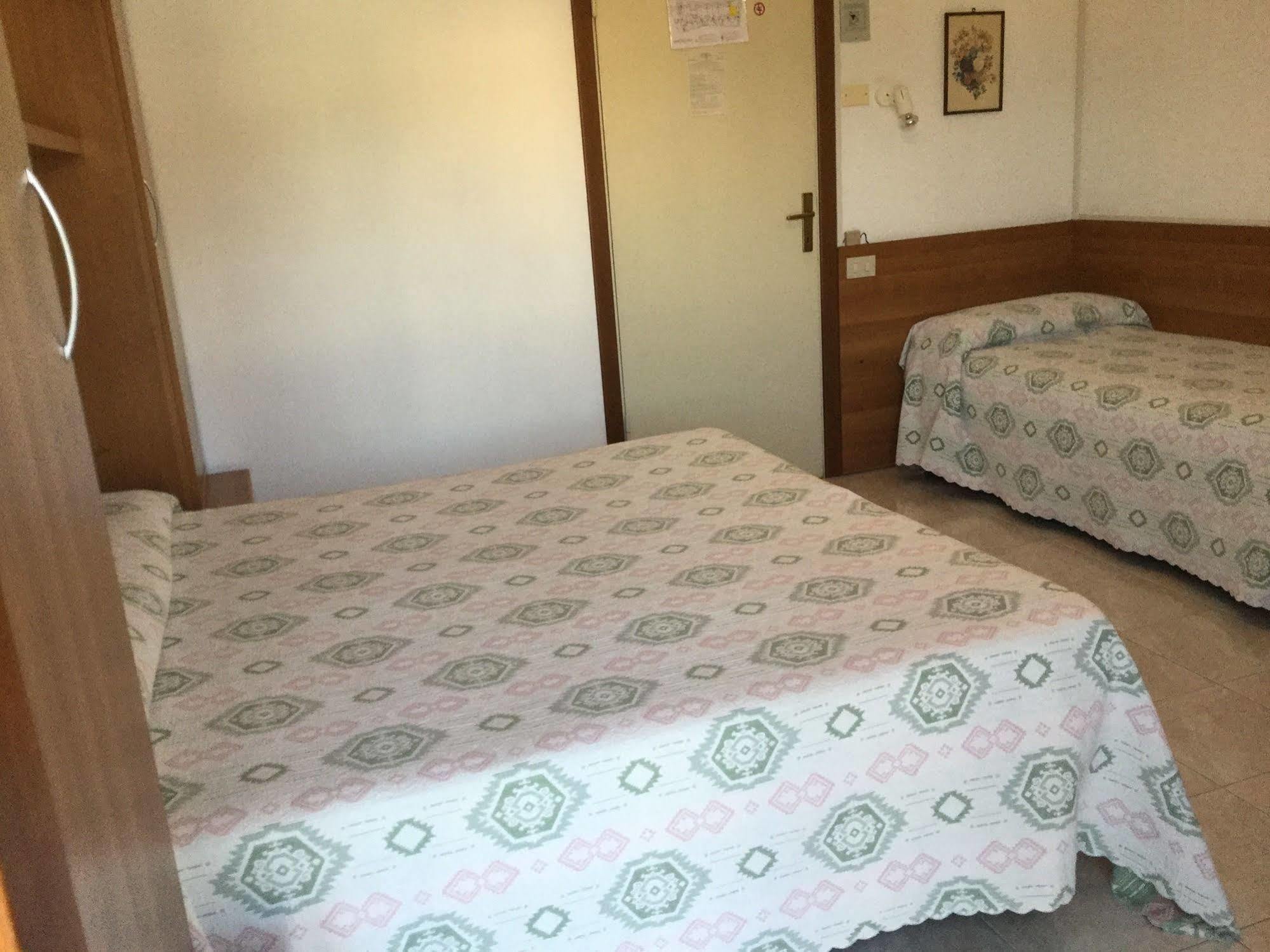 Albergo Giardino Toscolano Maderno Eksteriør billede